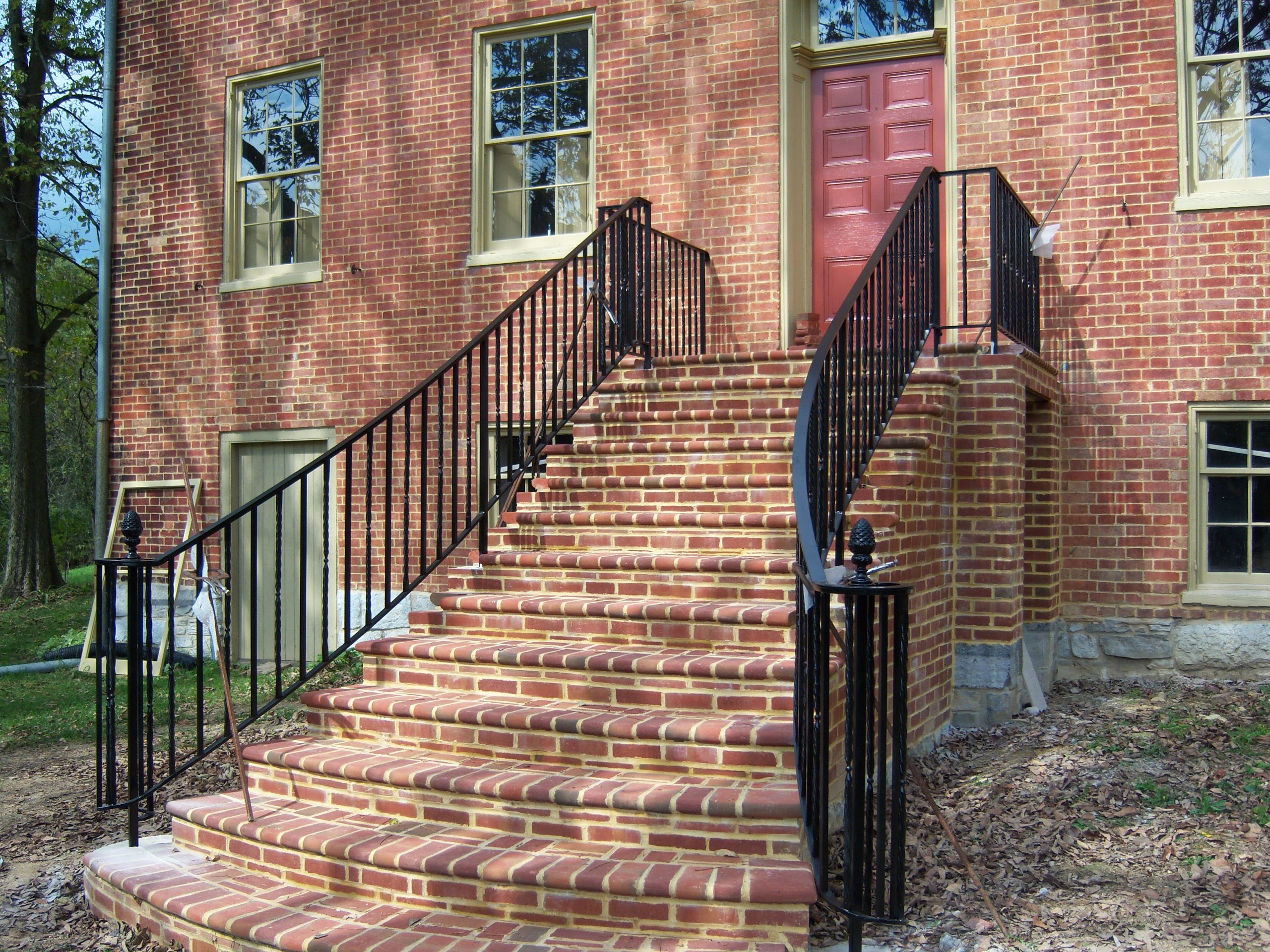 Curved Railings Make All The Difference. - Antietam Iron Works